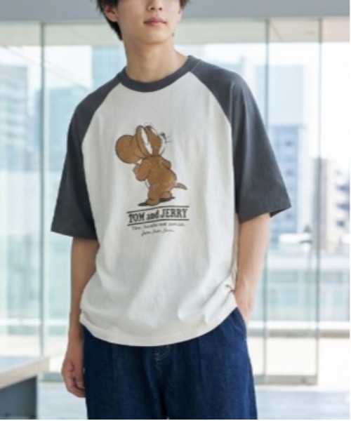 Tom&Jerry(トムアンドジェリー)の「【TOM&JERRY/トムとジェリー】USD加工プリント半袖Tシャツ/ バックプリントTシャツ/ユニセックス(Tシャツ/カットソー・メンズ・スミクロ/アイボリー/ネイビー/サーモンピンク・L/M/LL)」の1枚目の写真