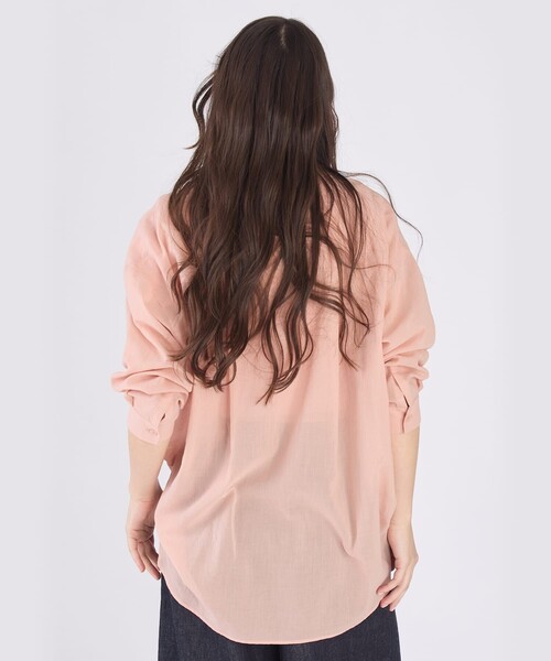 To b. by agnes b.（トゥービーバイアニエスベー）の「コットン ロングスリーブ ボーイズシャツ（シャツ/ブラウス・レディース・ピンク・40/38/36）」の5枚目の写真