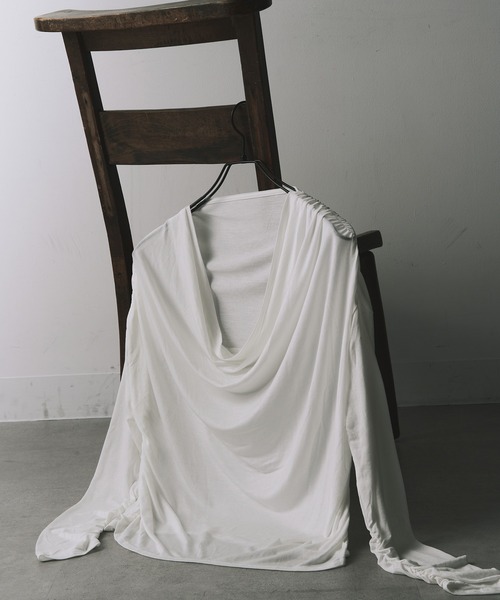 kiehtova(キエトヴァ)の「【kiehtova】AIRY DRAPE SHEER TOPS/エアリードレープシアートップス KTWR62(Tシャツ/カットソー・レディース・ブラック/ホワイト/ベージュ・FREE)」の9枚目の写真
