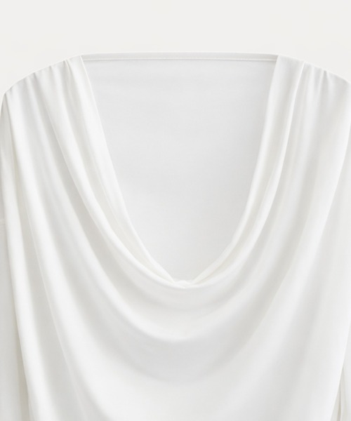 kiehtova(キエトヴァ)の「【kiehtova】AIRY DRAPE SHEER TOPS/エアリードレープシアートップス KTWR62(Tシャツ/カットソー・レディース・ブラック/ホワイト/ベージュ・FREE)」の12枚目の写真