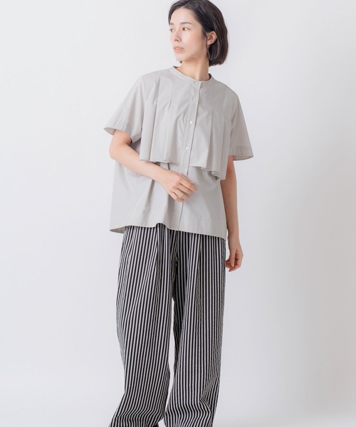 Kelen(ケレン)の「「KELEN / ケレン」フラップタックデザイン ポリエステルコットンブラウス(シャツ/ブラウス・レディース・ライトグレー/ブラック/オフホワイト/サックスブルー・M/S)」の13枚目の写真