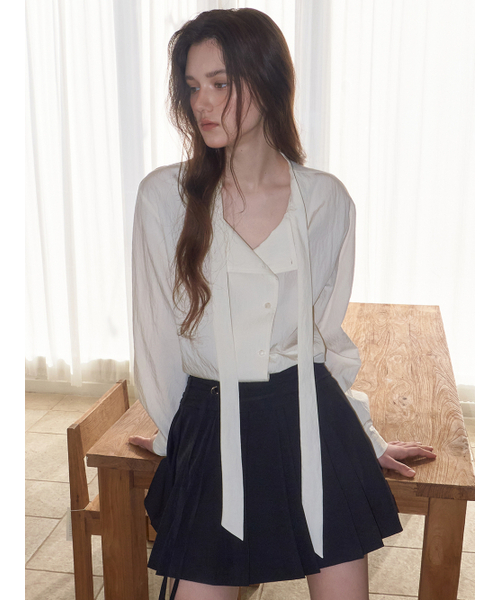 ETMON（エトモン）の「Unbalanced Tie Blouse, Cream（シャツ/ブラウス・レディース・その他・F）」の2枚目の写真