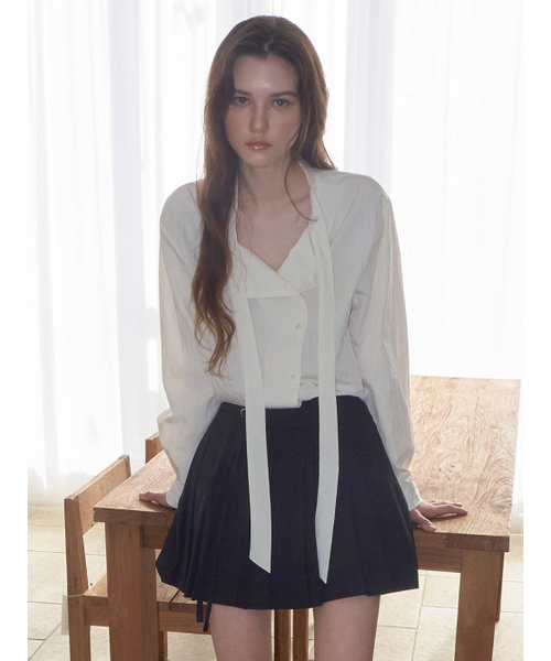 ETMON（エトモン）の「Unbalanced Tie Blouse, Cream（シャツ/ブラウス・レディース・その他・F）」の3枚目の写真