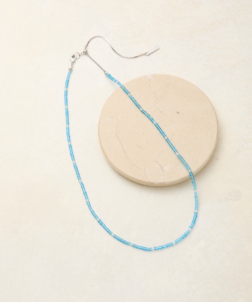 COLONY 2139（コロニートゥーワンスリーナイン）の「ミニマルビーズネックレス（ネックレス・レディース・ピンク/ブルー/ブラック・FREE）」の2枚目の写真