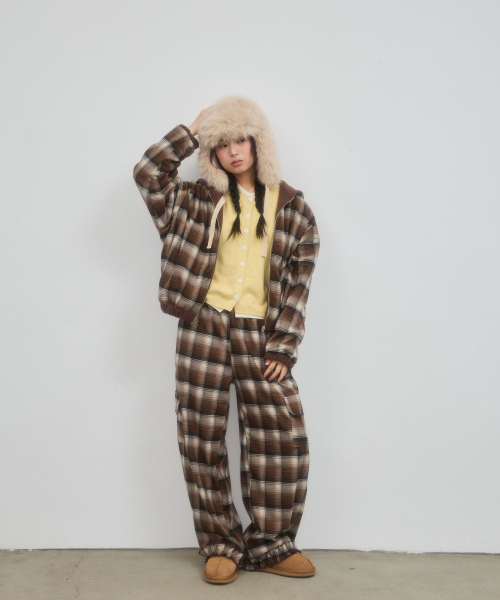 LETERIE(レテリー)の「CHECK FRILL POCKET PANTS_BROWN(その他パンツ・レディース・ブラウン・FREE)」の2枚目の写真