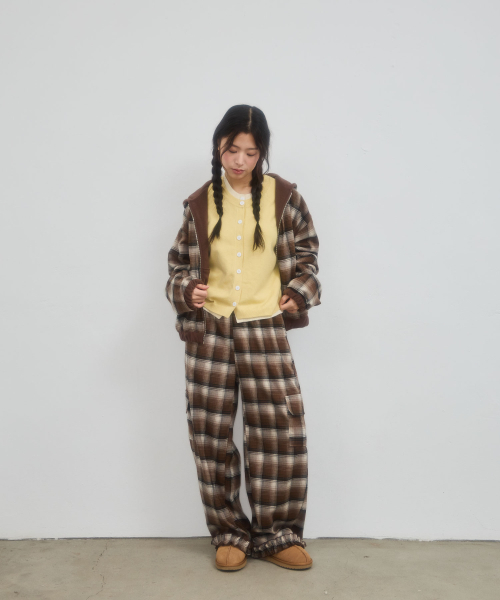 LETERIE(レテリー)の「CHECK FRILL POCKET PANTS_BROWN(その他パンツ・レディース・ブラウン・FREE)」の3枚目の写真