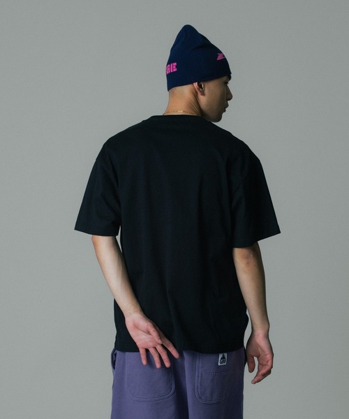 XLARGE(エクストララージ)の「THROW UP S/S TEE(Tシャツ/カットソー・メンズ・パープル/ホワイト/ブラック・S/M/L/XL)」の5枚目の写真