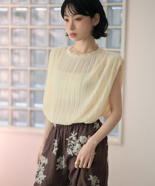 LAULEN(ローレン)の「boxy back button pleats tops /ボクシーバックボタンプリーツトップス(ニット/セーター・レディース・ブラック/ブルー/オートミール/アイボリー・FREE)」の21枚目の写真