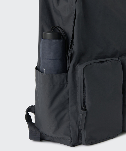MUSINSA STANDARD（ムシンサスタンダード）の「クリーンクルツーポケットバックパック [グレー]（バックパック/リュック・メンズ・その他・FREE）」の8枚目の写真