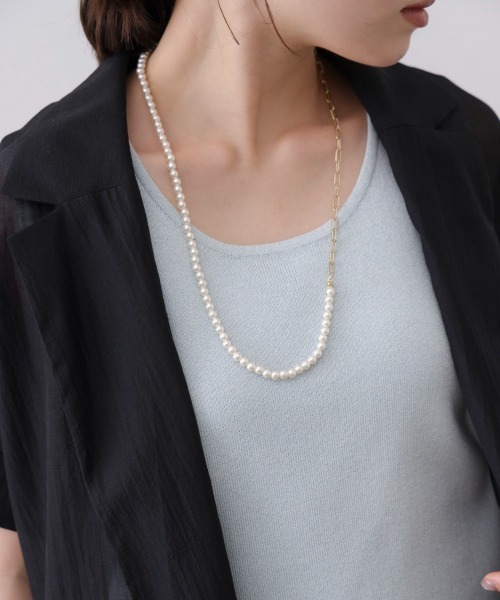 Bou Jeloud(ブージュルード)の「ハーフパールチェーンネックレス(ネックレス・レディース・シルバー/ゴールド・ONESIZE)」の8枚目の写真
