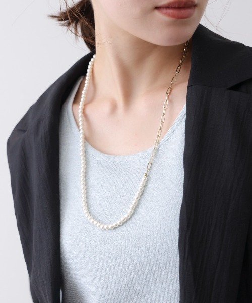Bou Jeloud(ブージュルード)の「ハーフパールチェーンネックレス(ネックレス・レディース・シルバー/ゴールド・ONESIZE)」の10枚目の写真