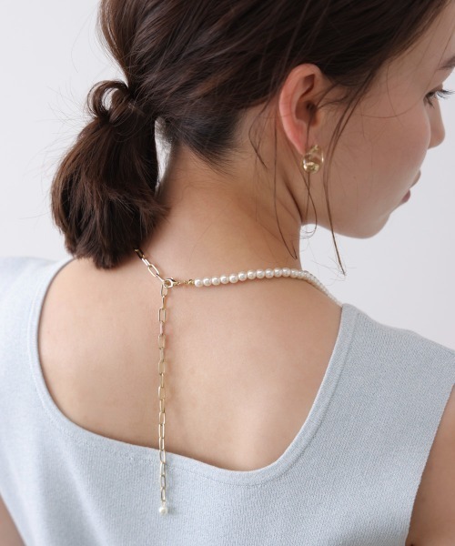 Bou Jeloud(ブージュルード)の「ハーフパールチェーンネックレス(ネックレス・レディース・シルバー/ゴールド・ONESIZE)」の12枚目の写真