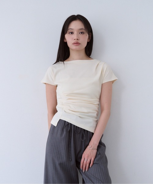 SOYEN(ソイエン)の「コンパクトアシンメトリータックサイドギャザーTシャツ(Tシャツ/カットソー・レディース・ブラウン/クリーム・F)」の15枚目の写真