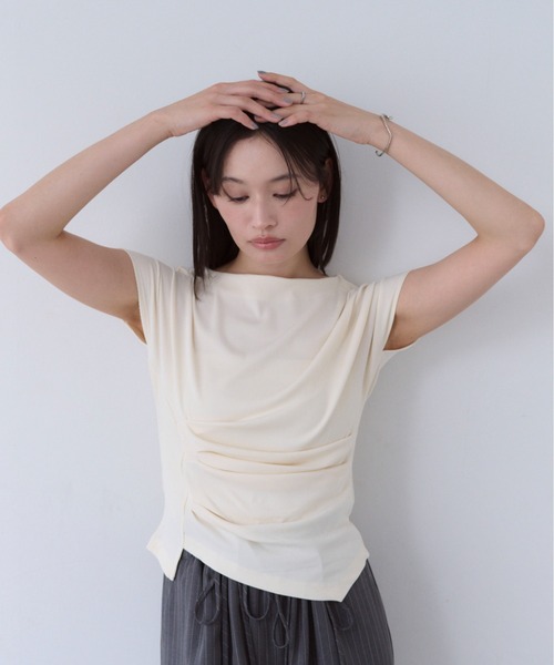 SOYEN(ソイエン)の「コンパクトアシンメトリータックサイドギャザーTシャツ(Tシャツ/カットソー・レディース・ブラウン/クリーム・F)」の13枚目の写真