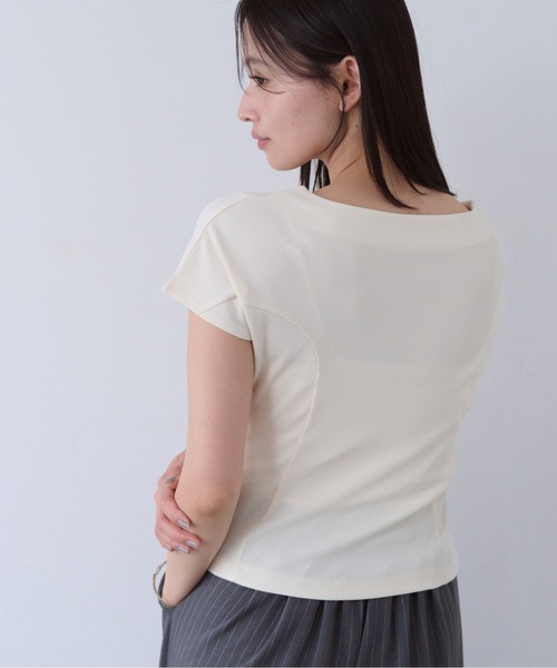 SOYEN(ソイエン)の「コンパクトアシンメトリータックサイドギャザーTシャツ(Tシャツ/カットソー・レディース・ブラウン/クリーム・F)」の18枚目の写真
