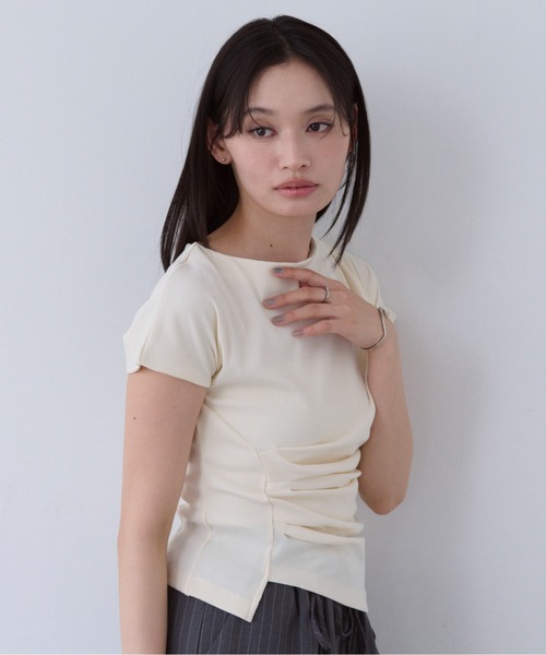 SOYEN(ソイエン)の「コンパクトアシンメトリータックサイドギャザーTシャツ(Tシャツ/カットソー・レディース・ブラウン/クリーム・F)」の17枚目の写真