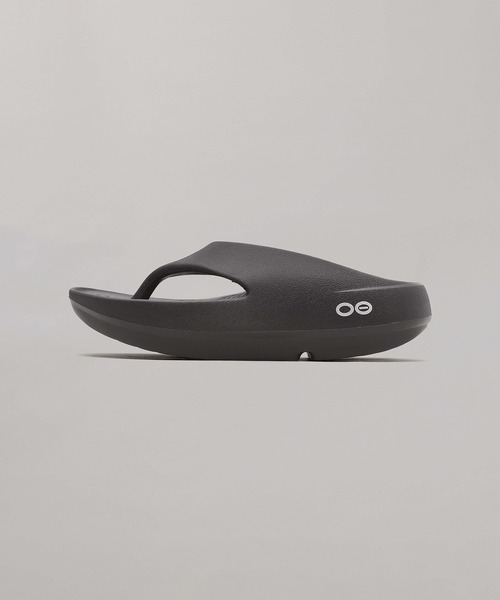 OOFOS(ウーフォス)の「OOriginal+ 2001100050261(サンダル・メンズ・ブラック・23cm/24cm/25cm)」の1枚目の写真