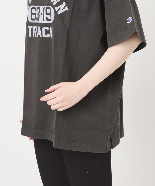 Champion(チャンピオン)の「別注【CHAMPION/チャンピオン】16/1 Jersey T-SHIRT(Tシャツ/カットソー・レディース・ブルー系その他/ブラウン/ピンク/ブラック系その他/チャコールグレー・MEDIUM)」の21枚目の写真