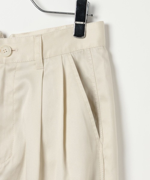 BAYFLOW(ベイフロー)の「ソフトチノストレートパンツ(チノパンツ・レディース・ブラック/オフホワイト・MEDIUM/SMALL)」の6枚目の写真