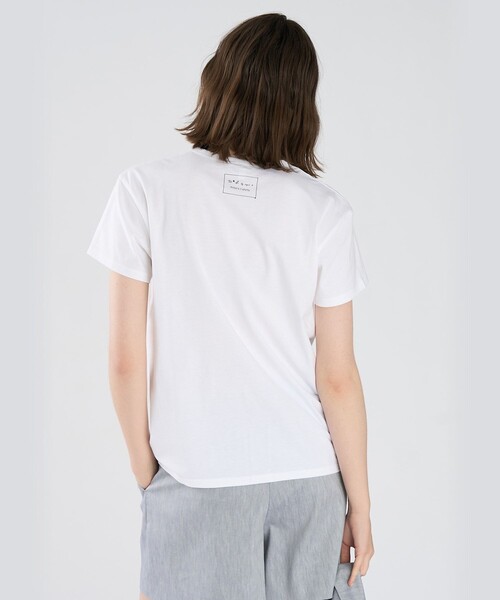 To b. by agnes b.（トゥービーバイアニエスベー）の「Blooms in Dots(Tulip) オーガニックコットン 半袖 アーティスト Tシャツ（Tシャツ/カットソー・レディース・ホワイト・FREE）」の6枚目の写真