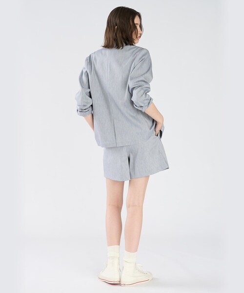 To b. by agnes b.（トゥービーバイアニエスベー）の「Blooms in Dots(Tulip) オーガニックコットン 半袖 アーティスト Tシャツ（Tシャツ/カットソー・レディース・ホワイト・FREE）」の10枚目の写真