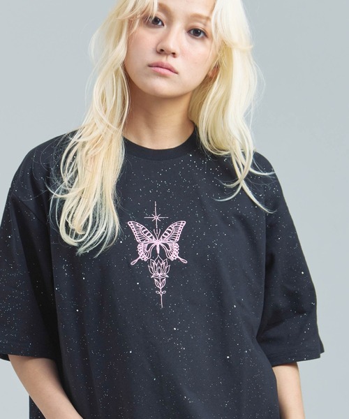 GALLIS ADDICTION(ガリスアディクション)の「GA Glitter Butterfly 刺繍 Tee(Tシャツ/カットソー・メンズ・オートミール/ブラック・M/L)」の2枚目の写真