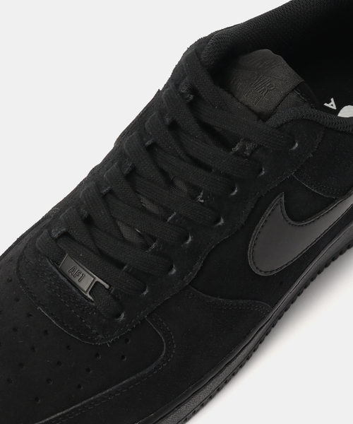 NIKE（ナイキ）の「NIKE WMNS AIR FORCE 1 '07 IO4833-004（スニーカー・メンズ・ブラック・27.5cm/28cm/28.5cm/24cm/24.5cm/25cm/25.5cm/26.5cm/27cm/23cm/23.5cm）」の6枚目の写真