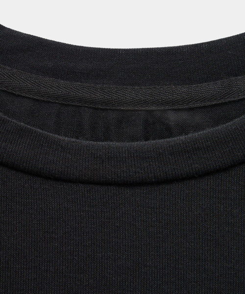 ETRE AU SOMMET（エトレオソメ）の「Drape Pintuck Zipper Roll-Up Short Top (Black)（Tシャツ/カットソー・レディース・ブラック・FREE）」の9枚目の写真