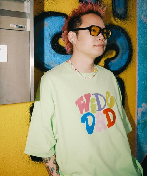 URBAN RESEARCH(アーバンリサーチ)の「Wide Dad GRAPHIC T-SHIRTS WITH HATCH(Tシャツ/カットソー・メンズ・ホワイト系その他/グリーン系その他/ネイビー・1/2)」の1枚目の写真