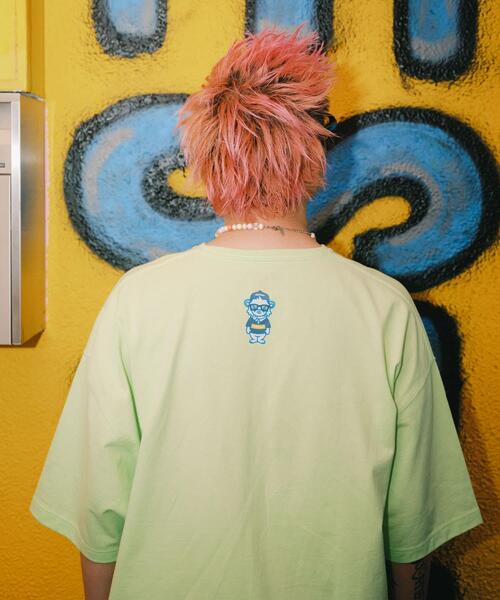 URBAN RESEARCH(アーバンリサーチ)の「Wide Dad GRAPHIC T-SHIRTS WITH HATCH(Tシャツ/カットソー・メンズ・ホワイト系その他/グリーン系その他/ネイビー・1/2)」の5枚目の写真