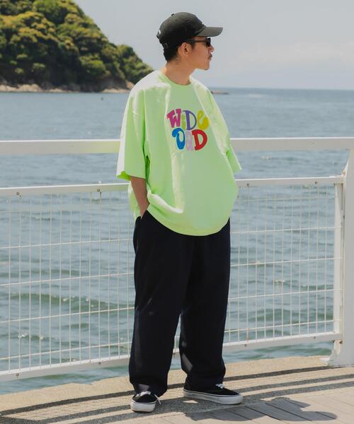 URBAN RESEARCH(アーバンリサーチ)の「Wide Dad GRAPHIC T-SHIRTS WITH HATCH(Tシャツ/カットソー・メンズ・ホワイト系その他/グリーン系その他/ネイビー・1/2)」の13枚目の写真