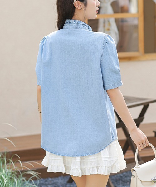 LUCPY(ラクピー)の「フリルネックリボンデニムブラウス(シャツ/ブラウス・レディース・ライトブルー・SMALL/LARGE/MEDIUM/X-LARGE)」の5枚目の写真