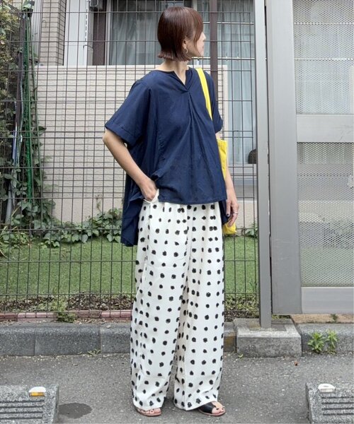 notch.（ノッチ）の「【notch. by KR 】スキッパーサイドギャザーブラウス（シャツ/ブラウス・レディース・ブラック/ネイビー/オフホワイト/ライトブルー・M）」の13枚目の写真