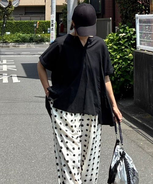 notch.(ノッチ)の「【notch. by KR 】スキッパーサイドギャザーブラウス(シャツ/ブラウス・レディース・ブラック/ネイビー/オフホワイト/ライトブルー・M)」の1枚目の写真