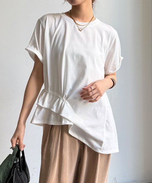DouDou(ドゥドゥ)の「【WEB限定】アシメタックフリルデザインTEE(Tシャツ/カットソー・レディース・カーキ/オフホワイト/ダークブルー・FREE)」の3枚目の写真