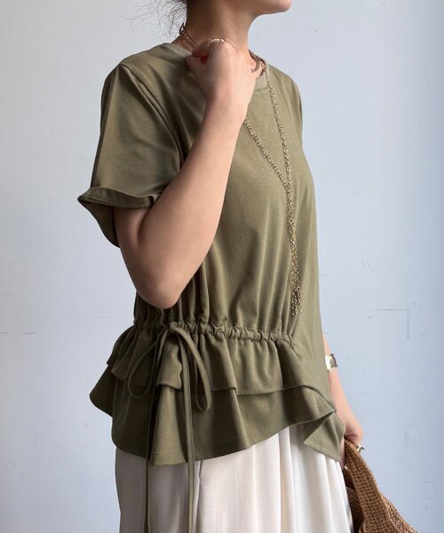 DouDou(ドゥドゥ)の「【WEB限定】アシメタックフリルデザインTEE(Tシャツ/カットソー・レディース・カーキ/オフホワイト/ダークブルー・FREE)」の1枚目の写真