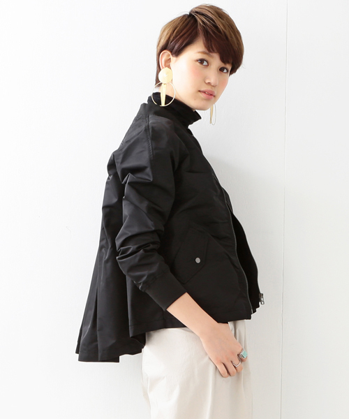 Ray BEAMS(レイビームス)の「Ray BEAMS / バックタック MA-1 ブルゾン(ブルゾン・レディース・ブラック/オリーブ・1/0)」の2枚目の写真