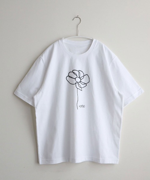 IDEE（イデー）の「［ＩＤＥＥ］Ｈｅｌｓｉｎｋｉ　Ｐｌａｙｇｒｏｕｎｄ　Ｔシャツ　Ｃｏｓｍｏ（Tシャツ/カットソー・レディース・ホワイト・L/M）」の2枚目の写真
