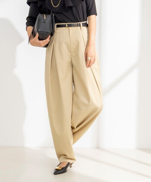NOLLEY’S(ノーリーズ)の「ウォッシャブルタックバレルチノパンツ(チノパンツ・レディース・カーキ/ベージュ・36/38)」の1枚目の写真