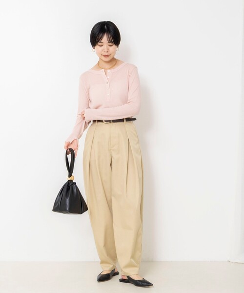 NOLLEY’S（ノーリーズ）の「ウォッシャブルタックバレルチノパンツ（チノパンツ・レディース・カーキ/ベージュ・36/38）」の16枚目の写真