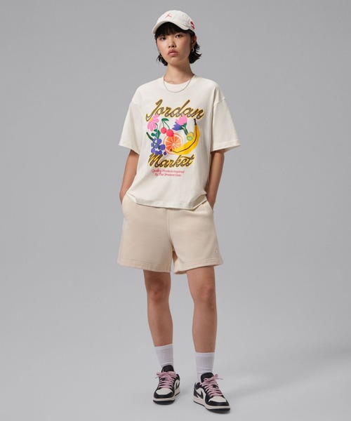 JORDAN BRAND(ジョーダンブランド)の「ジョーダン ウィメンズ オーバーサイズ T シャツ / Jordan Women's Oversized T-Shirt IW0935-133 Sail(Tシャツ/カットソー・レディース・クリーム・M/L/XL/S/XS)」の4枚目の写真