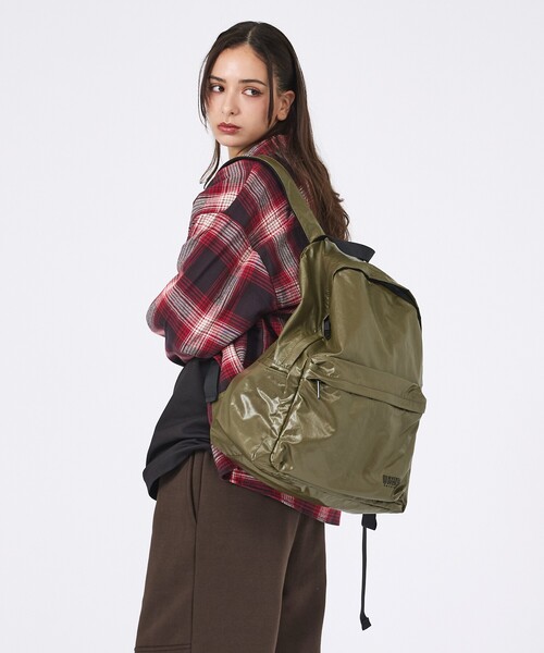 UNIVERSAL OVERALL(ユニバーサルオーバーオール)の「【UNIVERSAL OVERALL/ユニバーサルオーバーオール】:Surplus ANYTIME daily rucksack/リュック/バックパック/バッグ/秋冬(バックパック/リュック・メンズ・ブラウン/カーキ/ブラック・フリー)」の3枚目の写真