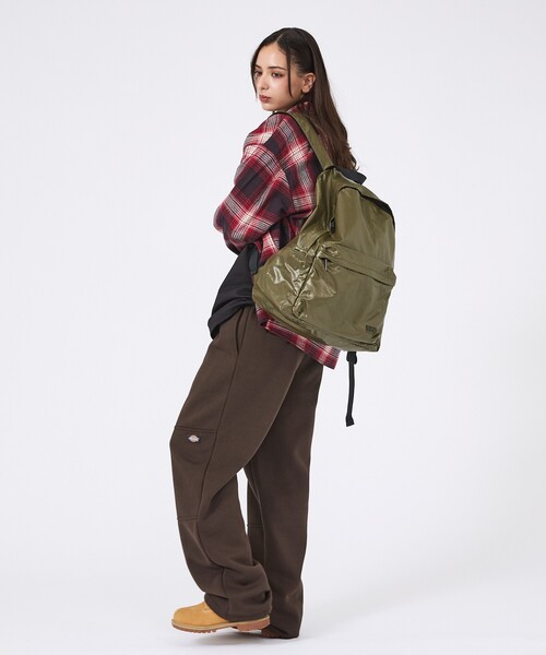 UNIVERSAL OVERALL(ユニバーサルオーバーオール)の「【UNIVERSAL OVERALL/ユニバーサルオーバーオール】:Surplus ANYTIME daily rucksack/リュック/バックパック/バッグ/秋冬(バックパック/リュック・メンズ・ブラウン/カーキ/ブラック・フリー)」の8枚目の写真