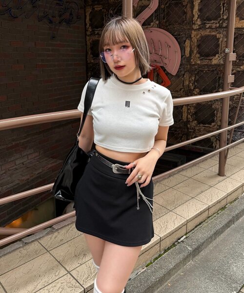 Mavie..7(メヴィセットゥ)の「【Mavie..7】刺繍アイレットTee(Tシャツ/カットソー・レディース・ブラック/オフホワイト・FREE)」の2枚目の写真