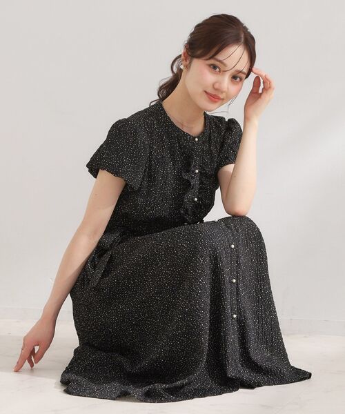 couture brooch(クチュールブローチ)の「フロントフリルドットワンピース(ワンピース・レディース・ダークブラウン系/ブラック系・36/42/38/40)」の1枚目の写真