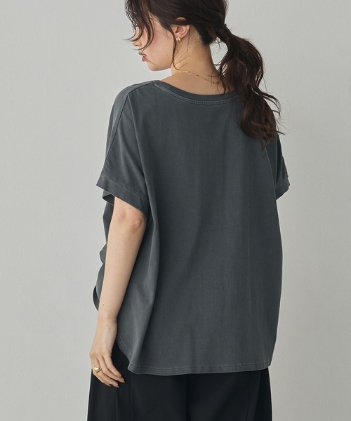 hunch(ハンチ)の「製品染め ピグメント ロゴTシャツ(Tシャツ/カットソー・レディース・チャコール/ライトベージュ/レッド・FREE)」の10枚目の写真