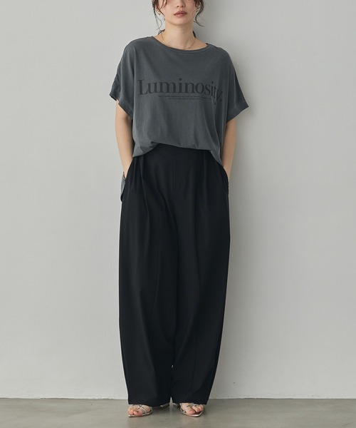 hunch(ハンチ)の「製品染め ピグメント ロゴTシャツ(Tシャツ/カットソー・レディース・チャコール/ライトベージュ/レッド・FREE)」の13枚目の写真