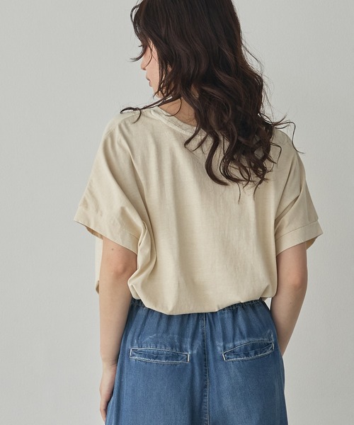 hunch(ハンチ)の「製品染め ピグメント ロゴTシャツ(Tシャツ/カットソー・レディース・チャコール/ライトベージュ/レッド・FREE)」の19枚目の写真