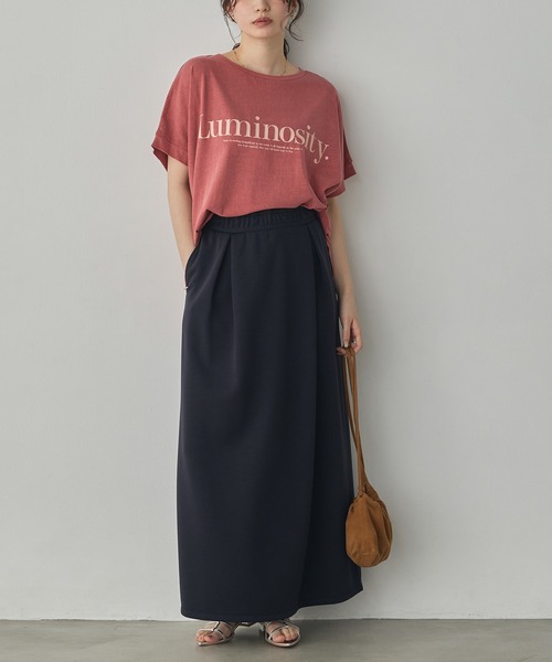 hunch(ハンチ)の「製品染め ピグメント ロゴTシャツ(Tシャツ/カットソー・レディース・チャコール/ライトベージュ/レッド・FREE)」の6枚目の写真