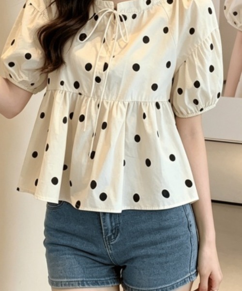 Ritzy(リッツィー)の「ドット柄・バルーンスリーブ半袖ブラウス(シャツ/ブラウス・レディース・ホワイト・LARGE/MEDIUM)」の3枚目の写真